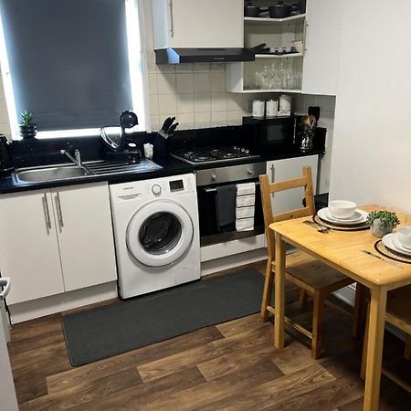 Dalston 1 Bedroom Flat London Bagian luar foto