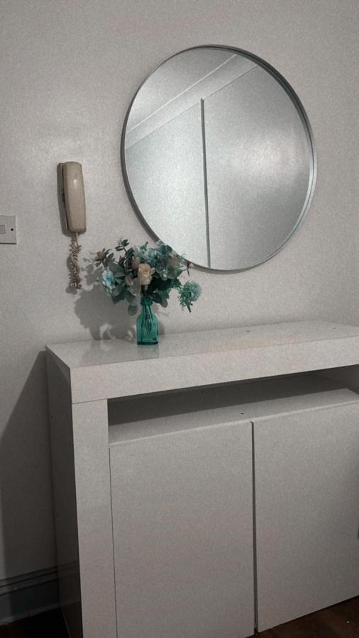 Dalston 1 Bedroom Flat London Bagian luar foto